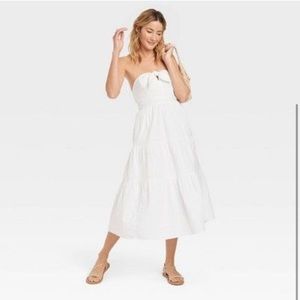 NWT Strapless Sweetheart neckline White Knit Tiered Midi Dress, Size L